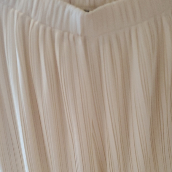 Forever 21 Cream Wide Leg Pants with Flowing Fit - Picture 2 of 6